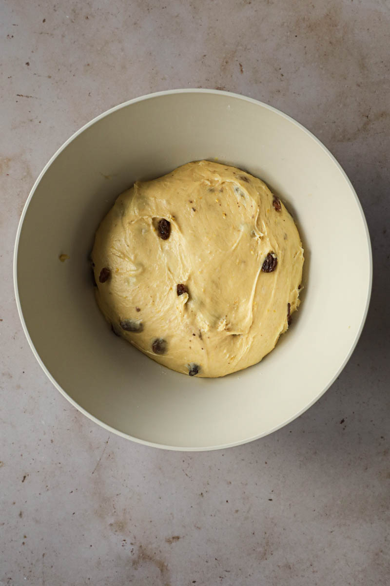 Shape the Kugelhopf bread: the dough inside a bowl after the first fermenatation.