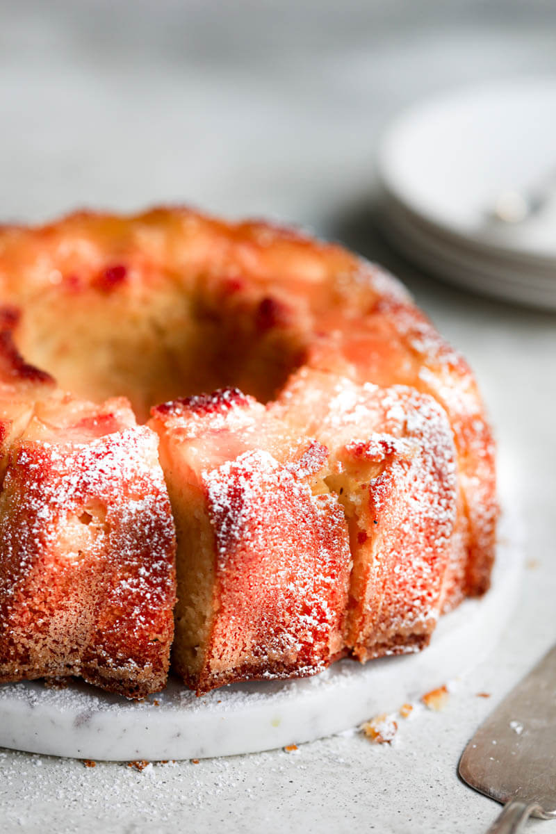 45° shot of the sliced apple cake