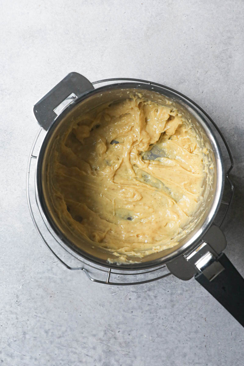 The vanilla pastry cream inside a pan.