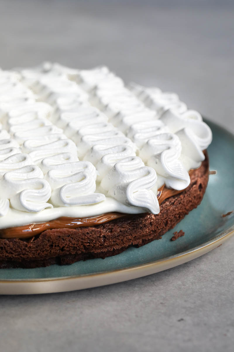 Flourless Chocolate Meringue Cake Recipe