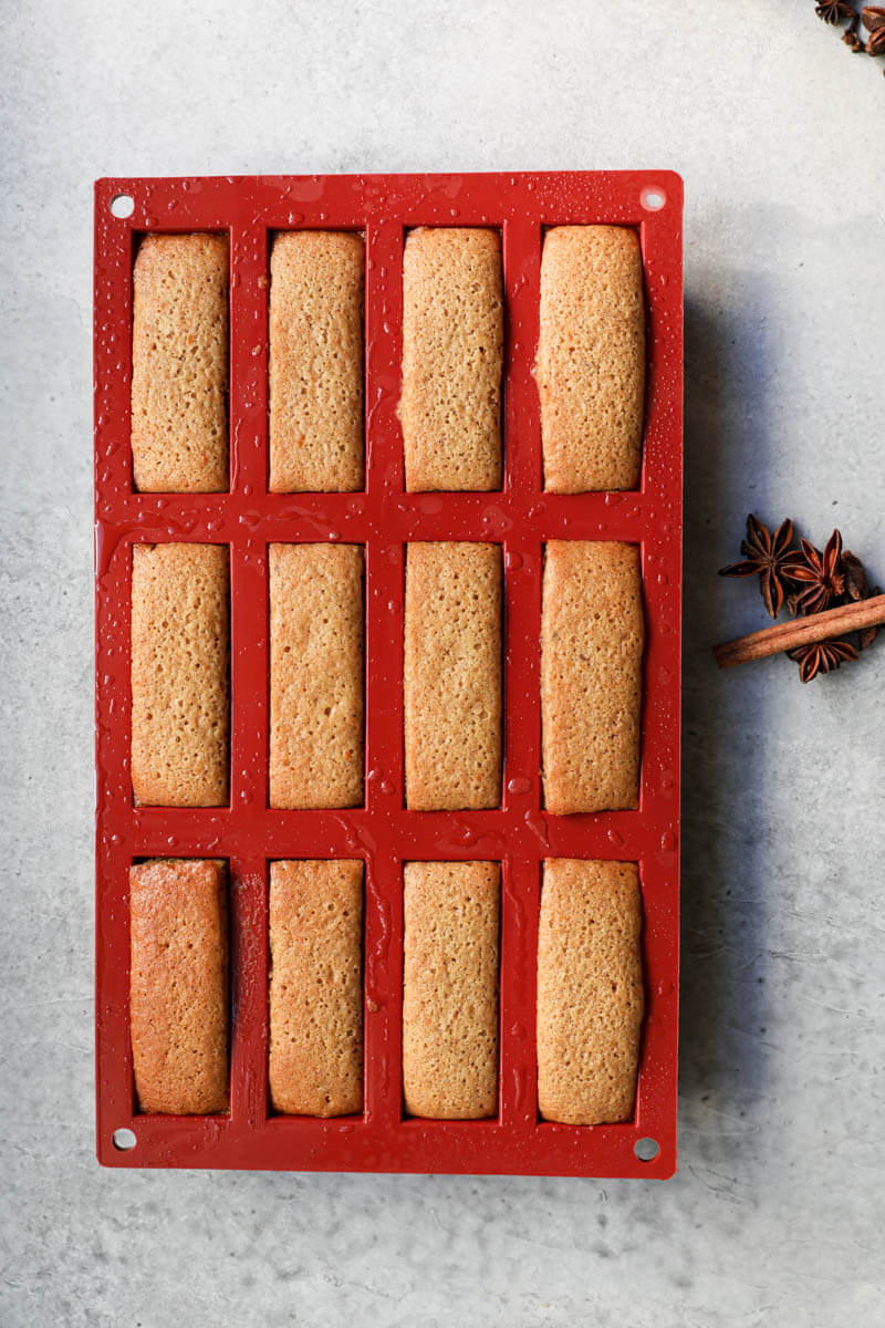 The spice cakes in the mold just out the oven