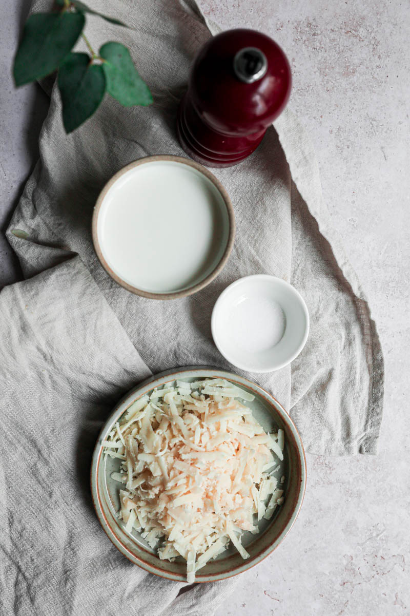 Ingredients for the parmesan cream sauce.