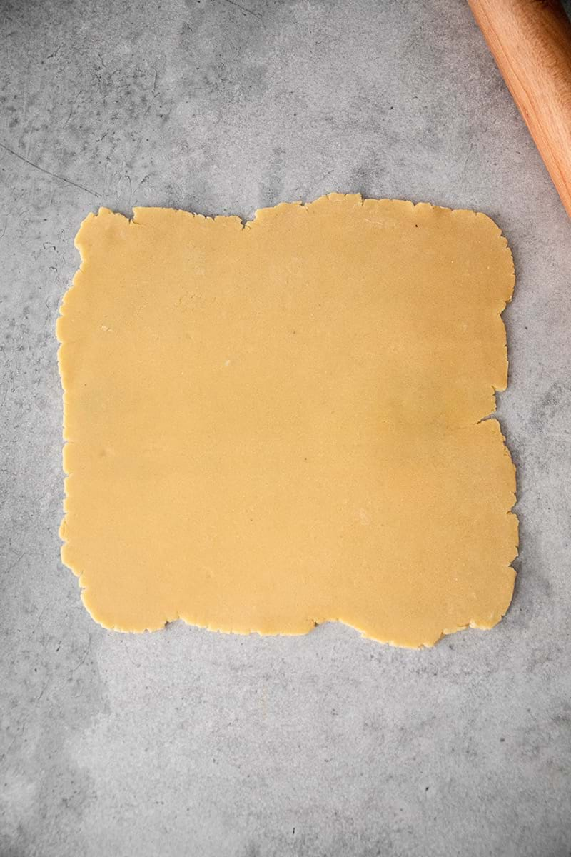 Rolled out shortbread crust