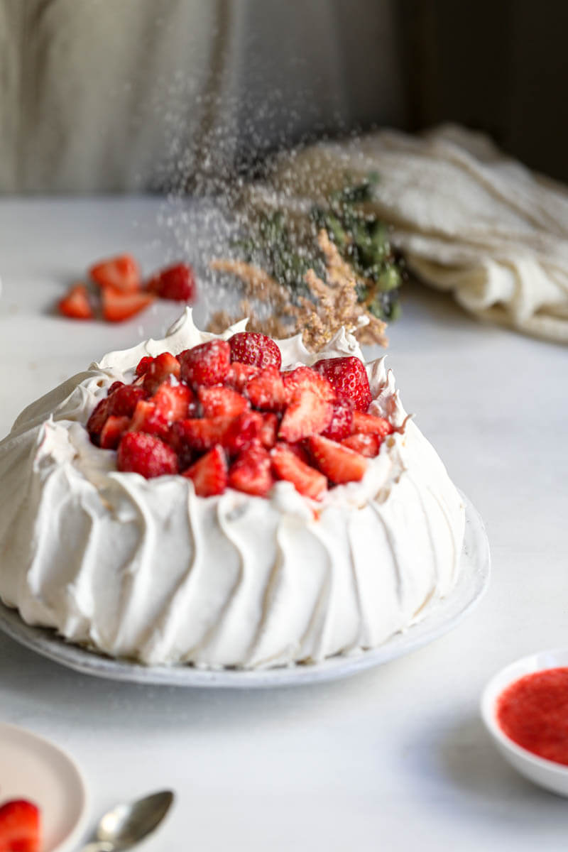 Strawberry Pavlova - Belula