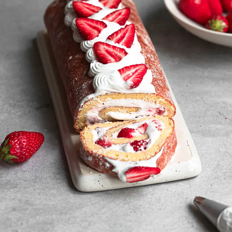 Strawberries 'n' Cream Cake Roll  Rolo c/ Creme&Morangos – Page 2