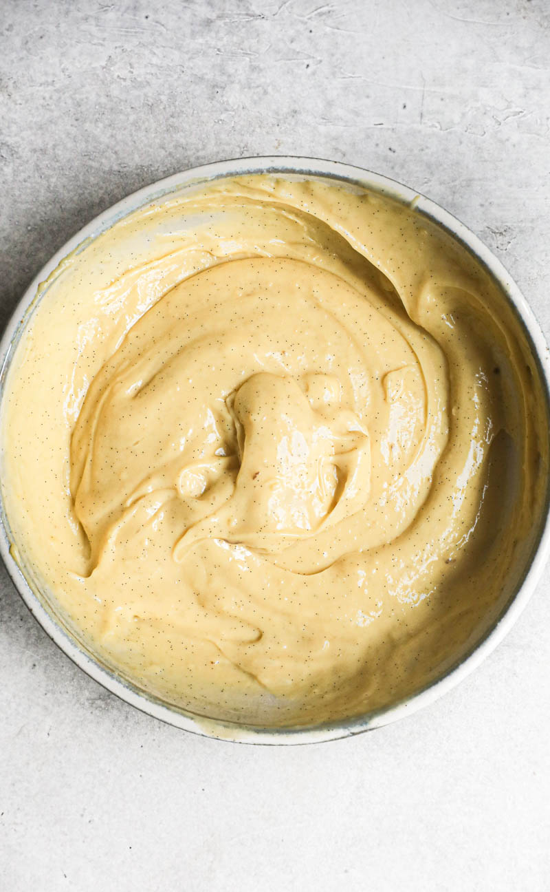 The vanilla pastry cream inside a bowl.