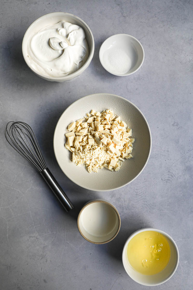 The ingredients needed to make white chocolate mousse.